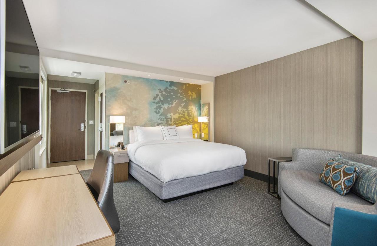 Courtyard Raleigh Cary Parkside Town Commons