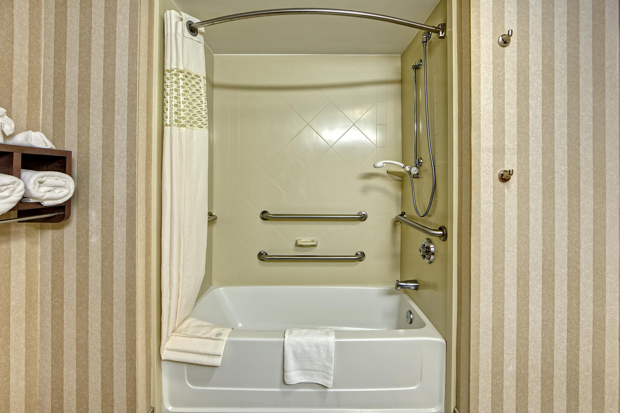 Hampton Inn & Suites Cashiers-Sapphire Valley