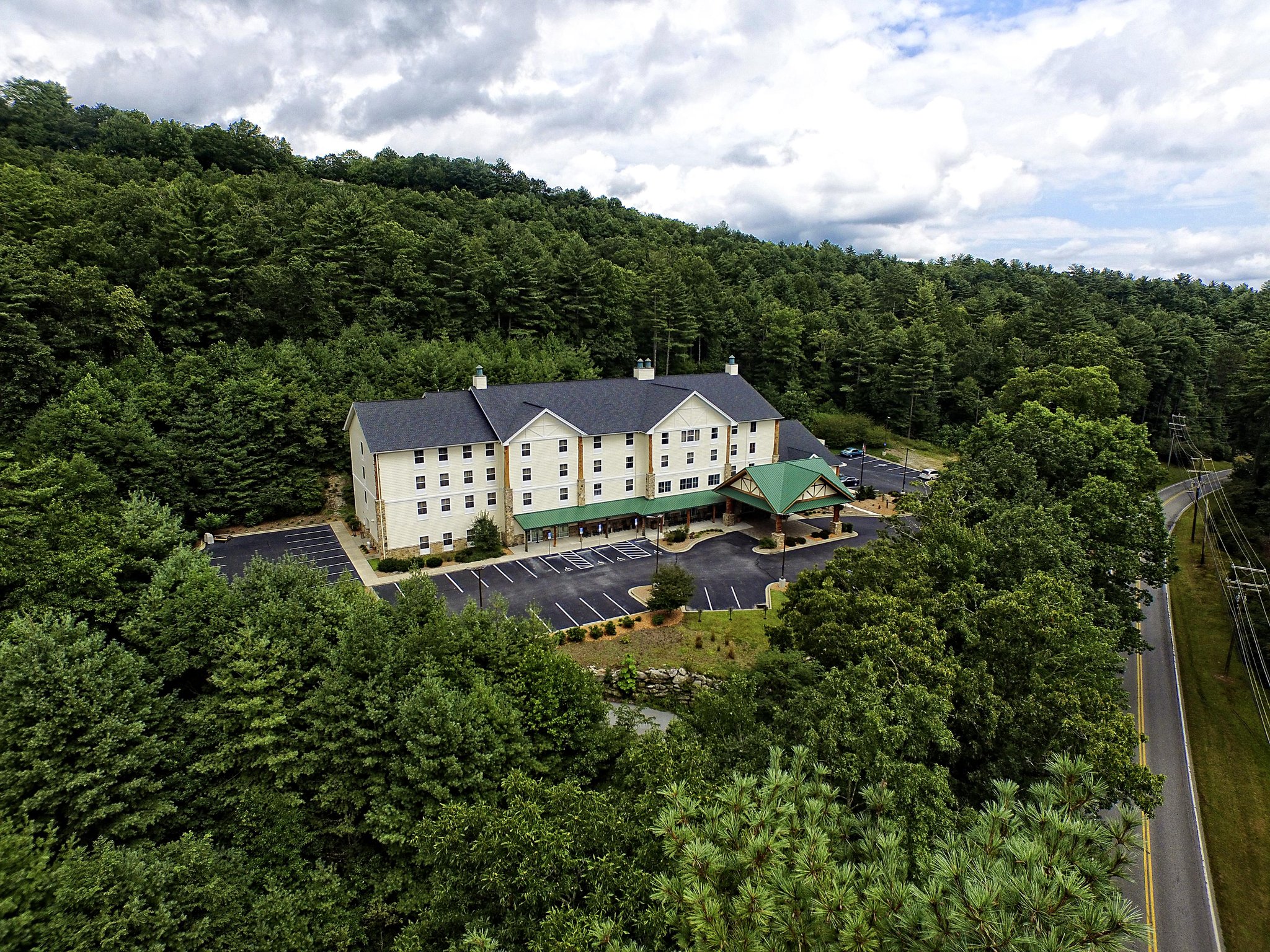 Hampton Inn & Suites Cashiers-Sapphire Valley