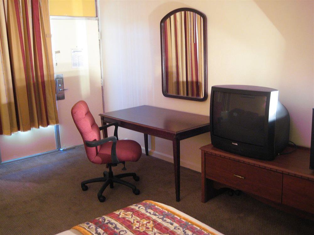 Charlotte Express Inn