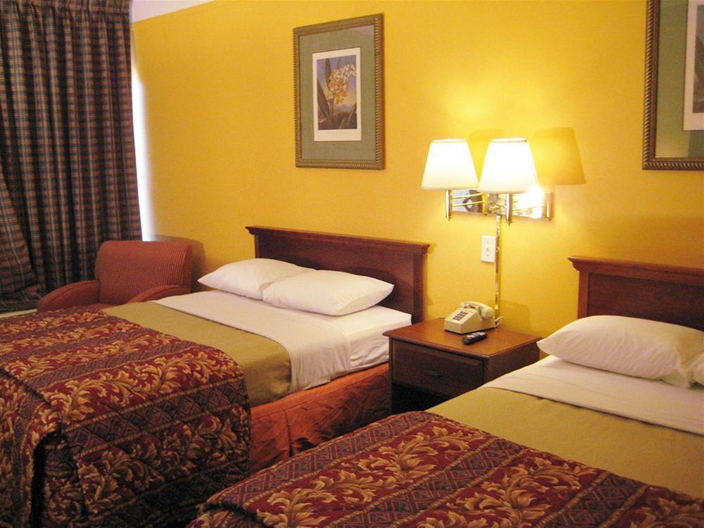 Charlotte Express Inn