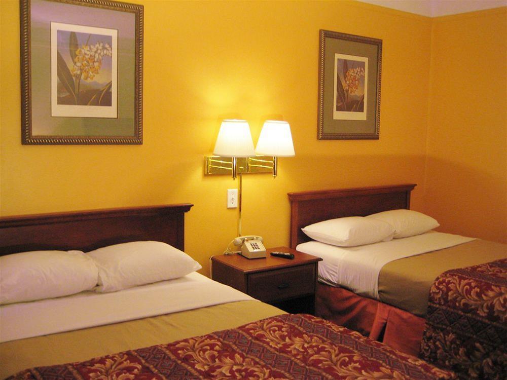 Charlotte Express Inn