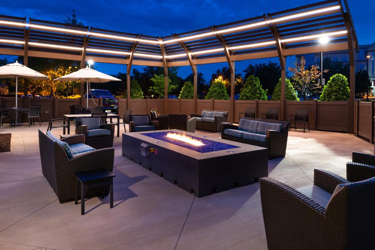Courtyard Charlotte Northlake