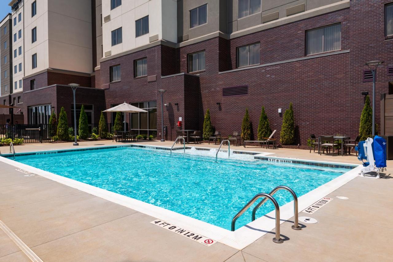 Courtyard Charlotte Northlake