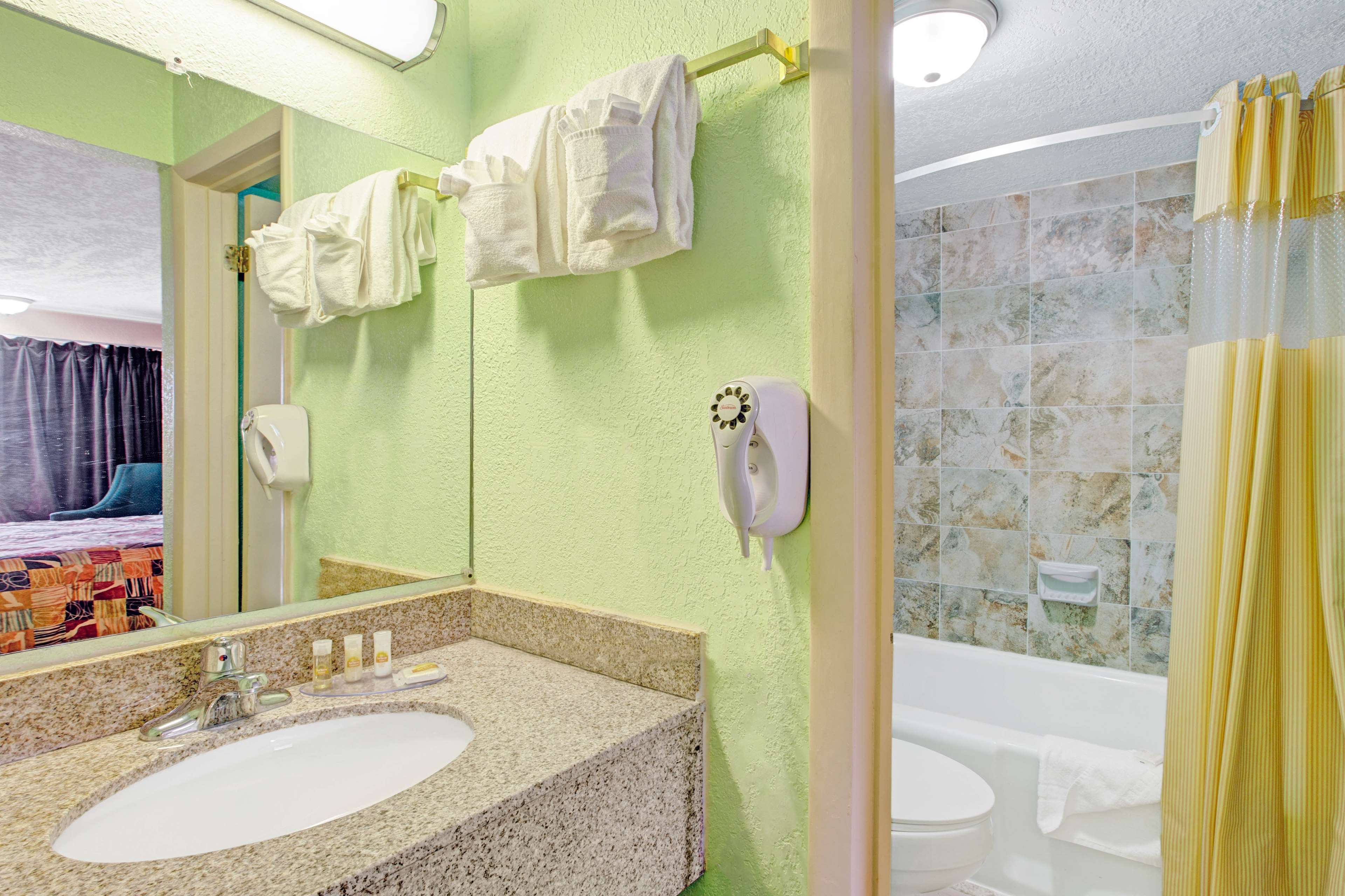 Charlotte Speedway Inn and Suites