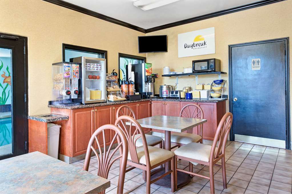 Days Inn by Wyndham Charlotte Northlake