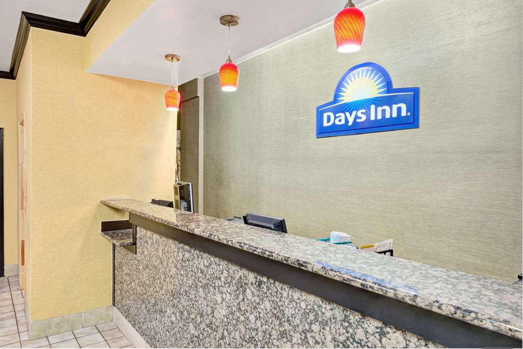 Days Inn by Wyndham Charlotte Northlake