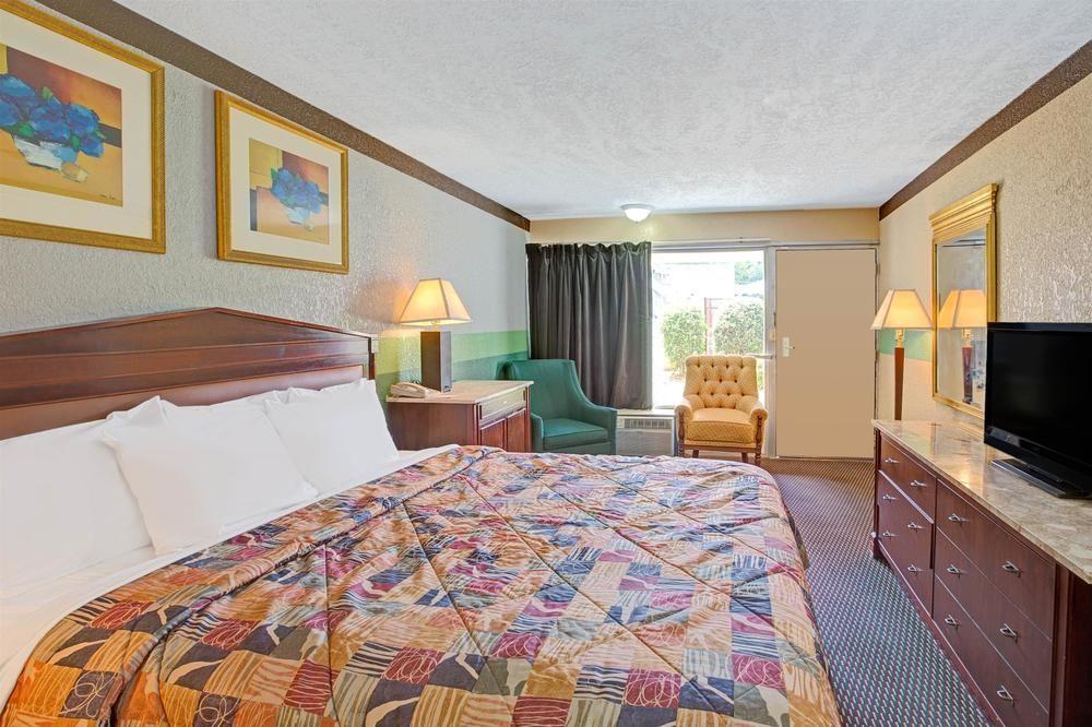 Charlotte Speedway Inn and Suites