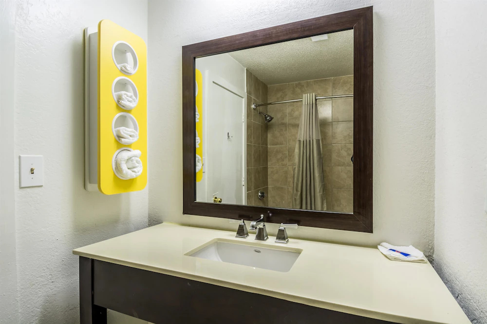 Econo Lodge Airport near Billy Graham Parkway