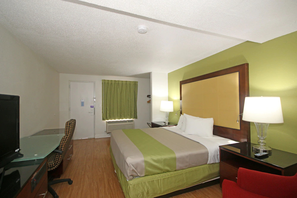 Econo Lodge Airport near Billy Graham Parkway