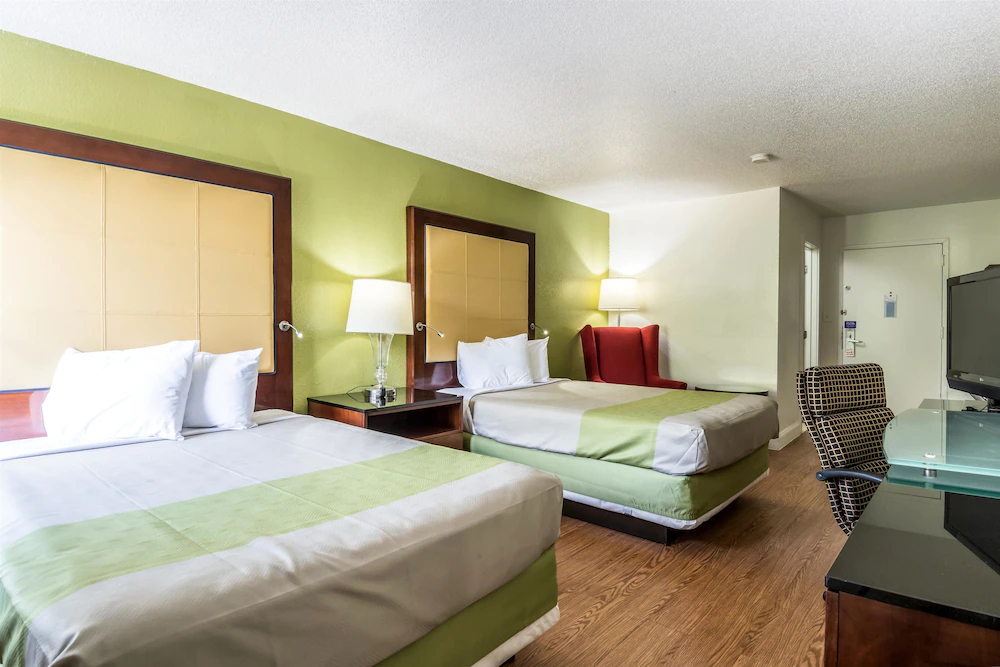 Econo Lodge Airport near Billy Graham Parkway