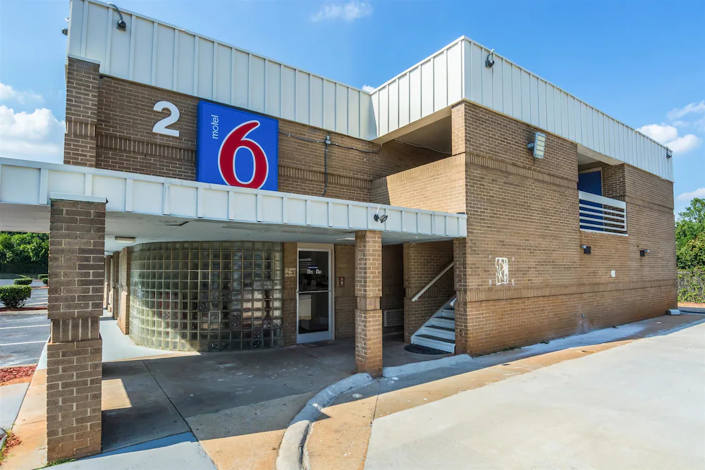 Econo Lodge Airport near Billy Graham Parkway