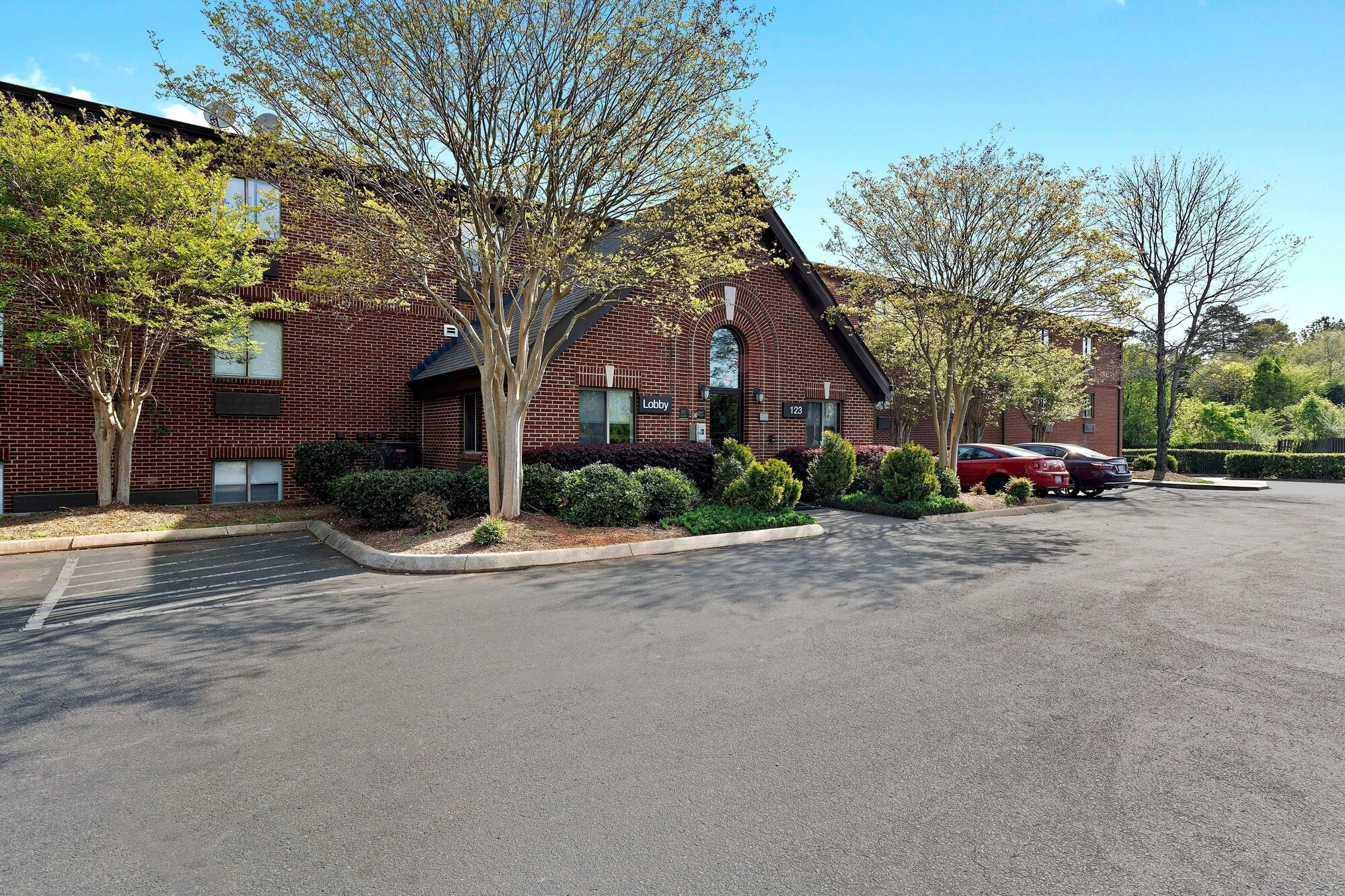 Extended Stay America Charlotte University Place E. McCullough Dr.