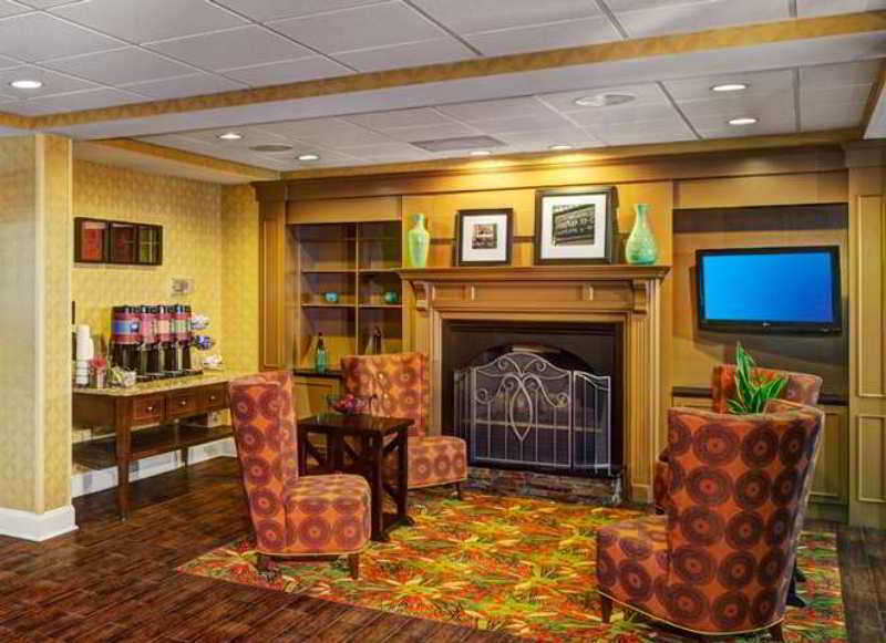 Hampton Inn & Suites Charlotte Arrowood