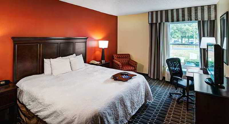 Hampton Inn & Suites Charlotte Arrowood