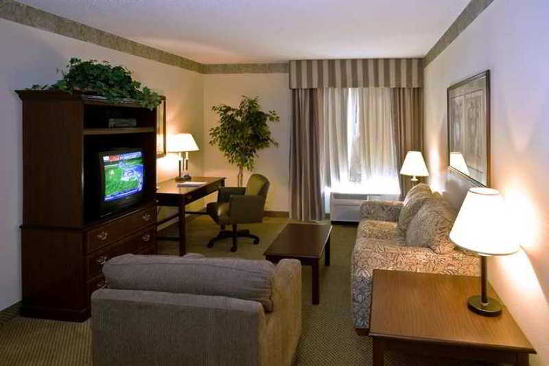 Hampton Inn & Suites Charlotte Arrowood