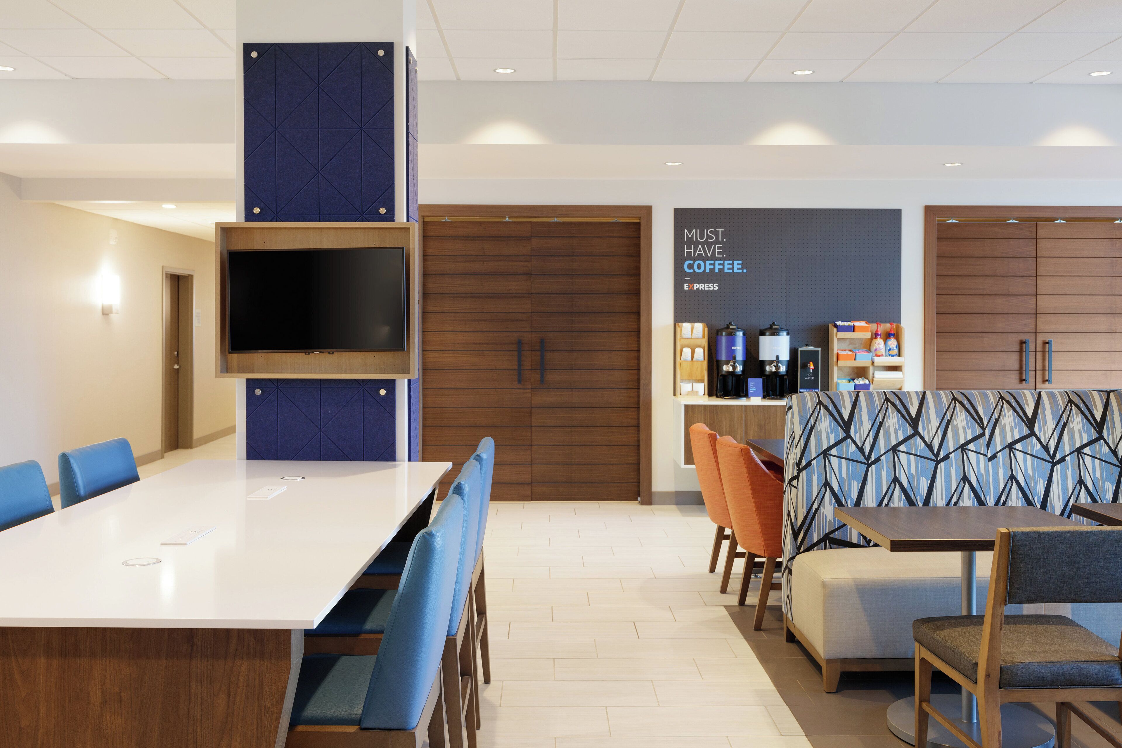 Holiday Inn Express & Suites Charlotte Airport Area