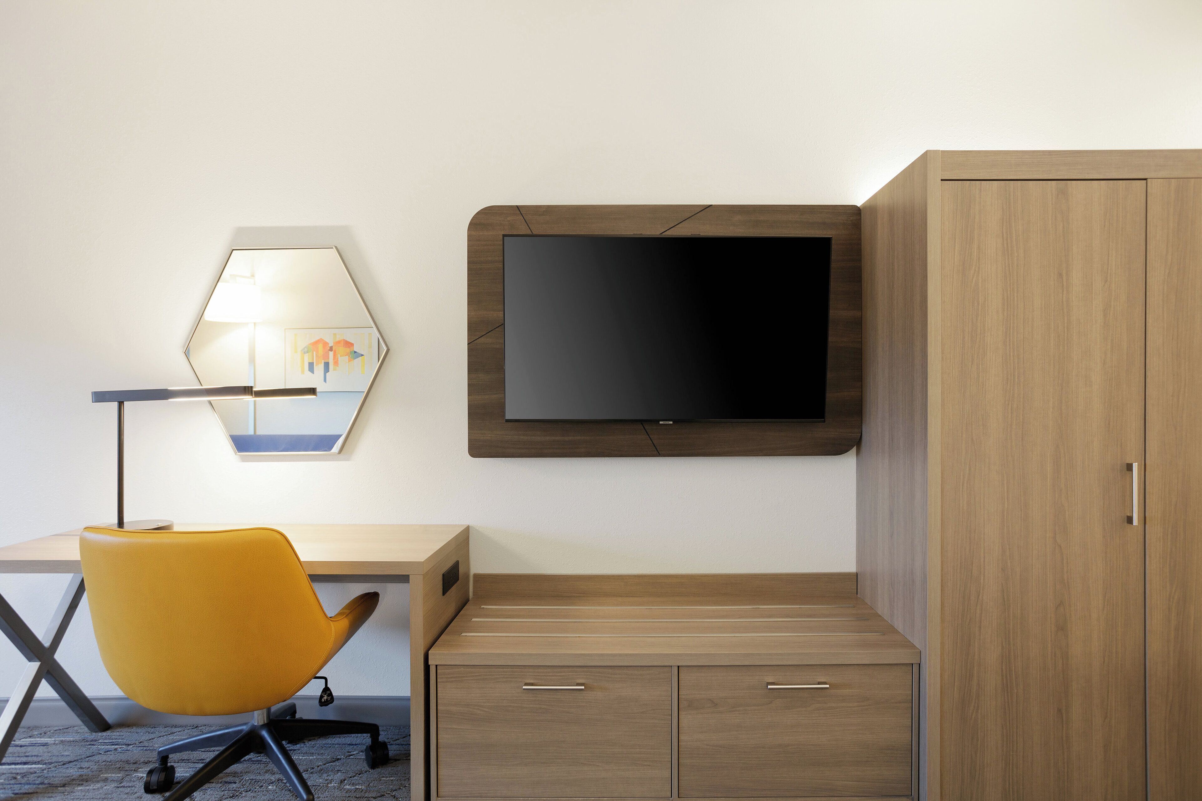 Holiday Inn Express & Suites Charlotte Airport Area