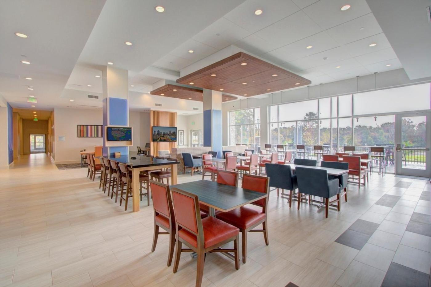 Holiday Inn Express & Suites Charlotte Southwest