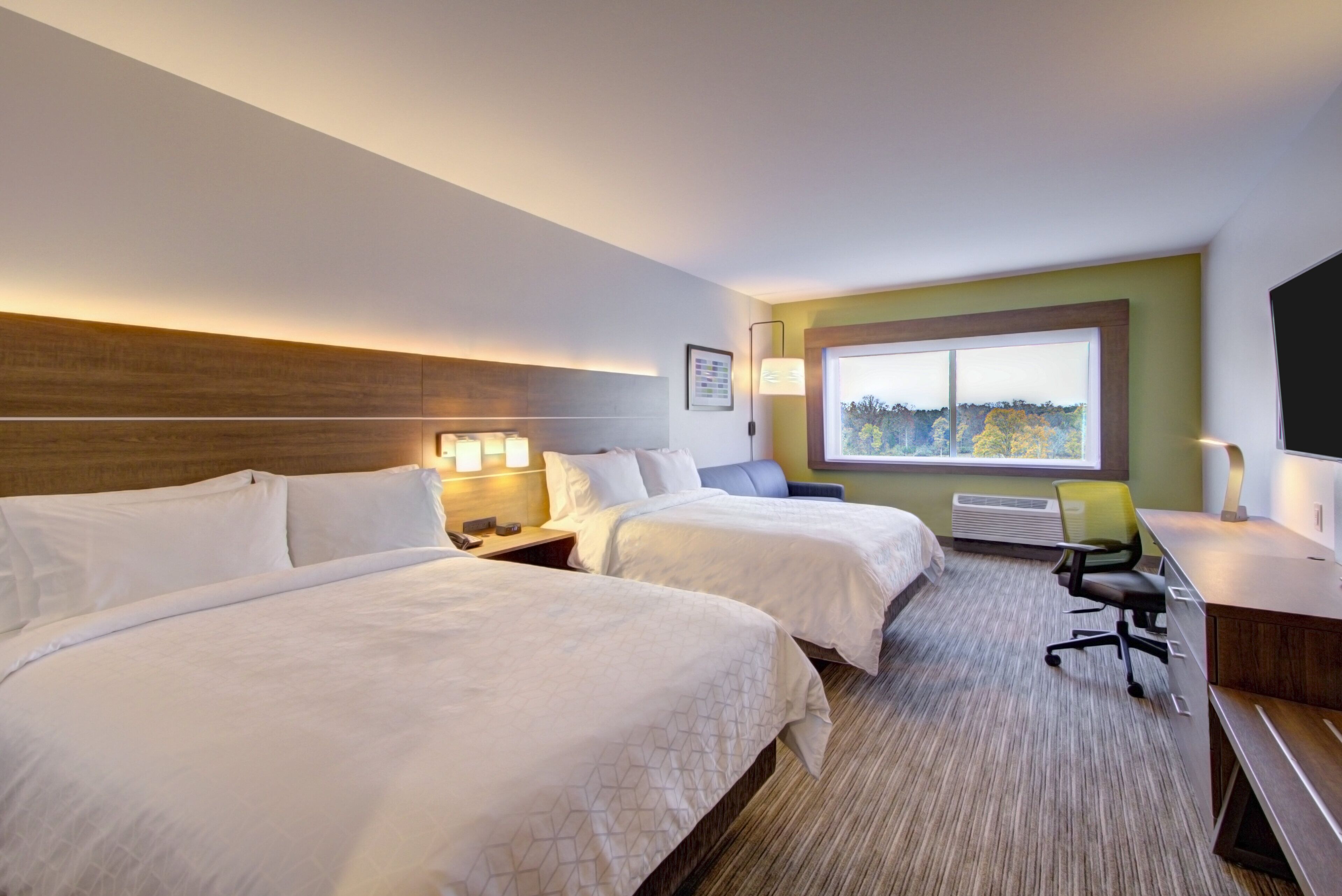 Holiday Inn Express & Suites Charlotte Southwest