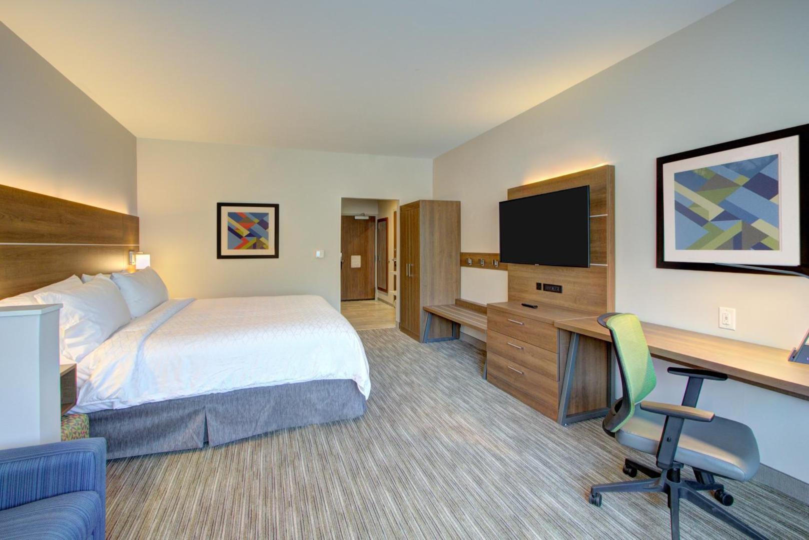 Holiday Inn Express & Suites Charlotte Southwest