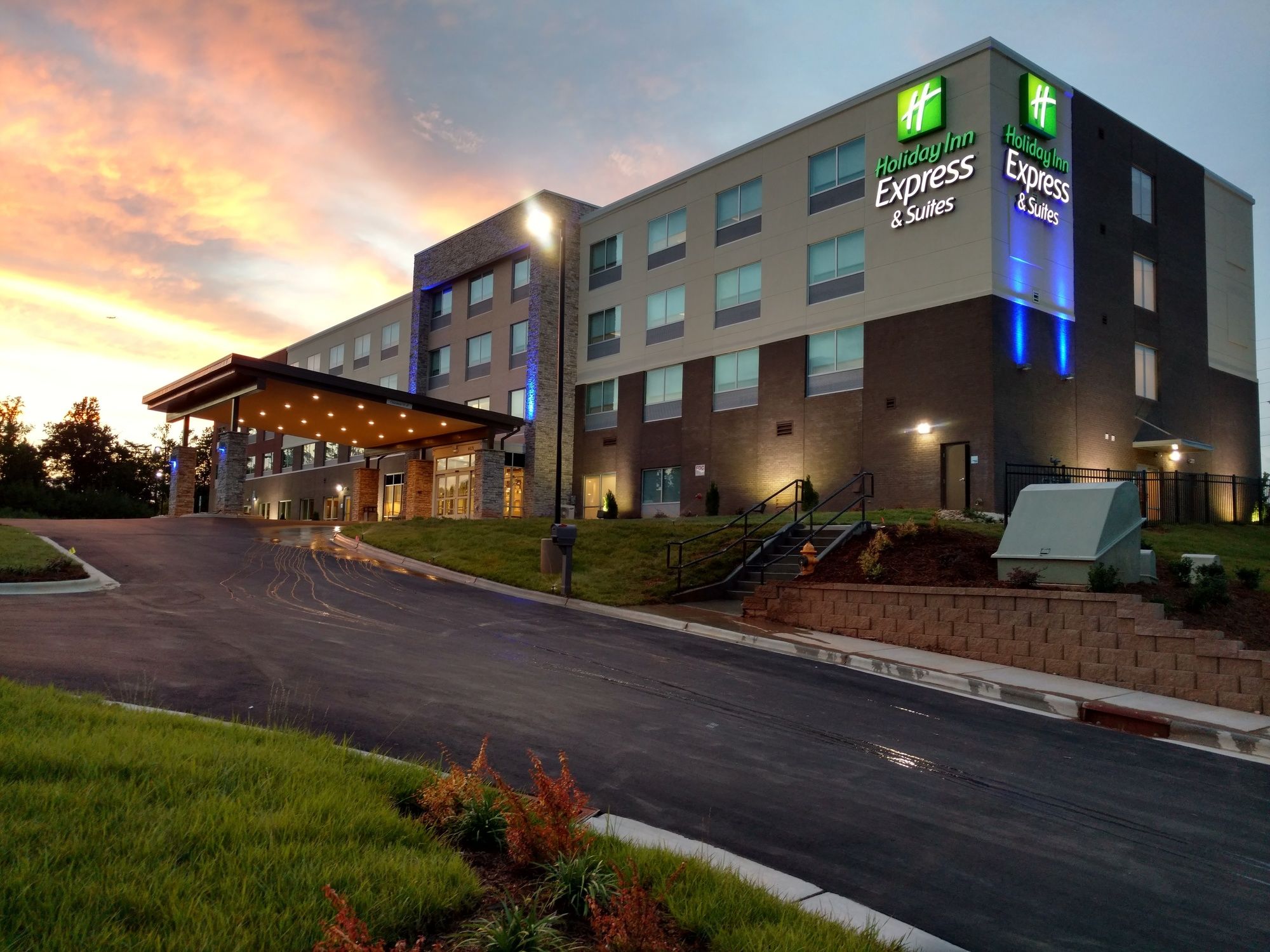 Holiday Inn Express & Suites University Research Park