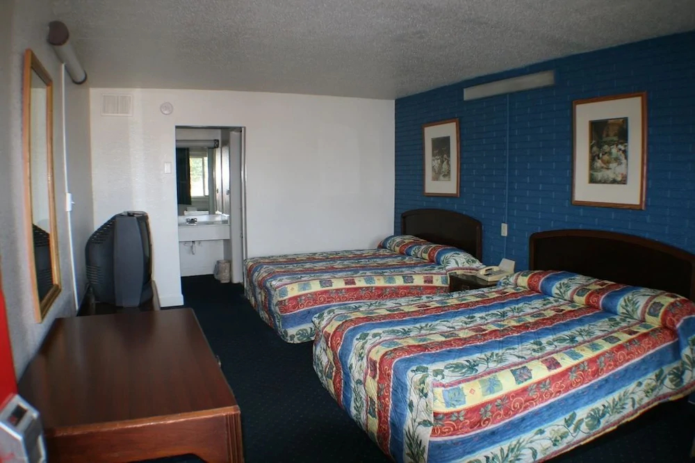 Budget Inn - Charlotte