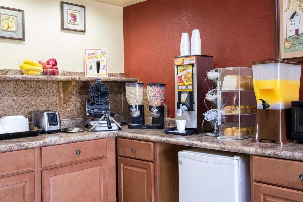 Econo Lodge Charlotte Airport Area