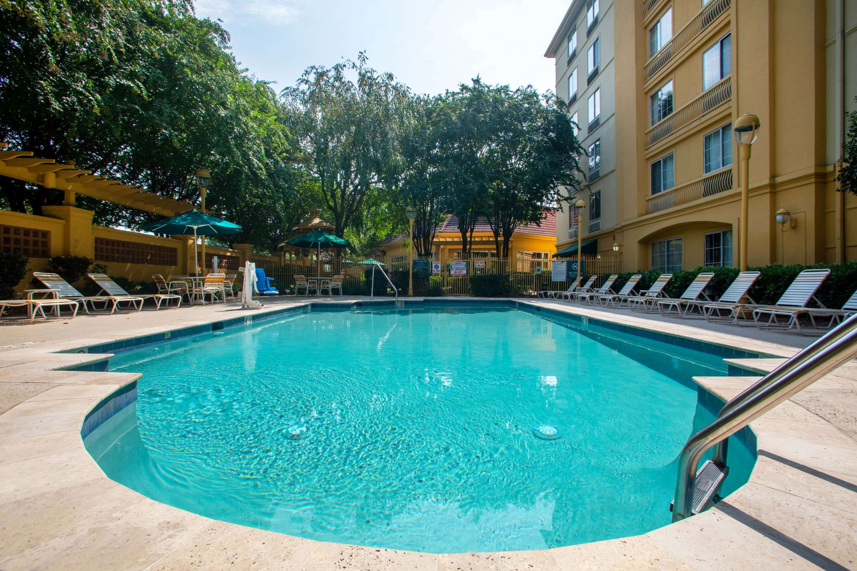 La Quinta Inn & Suites by Wyndham Charlotte Airport South
