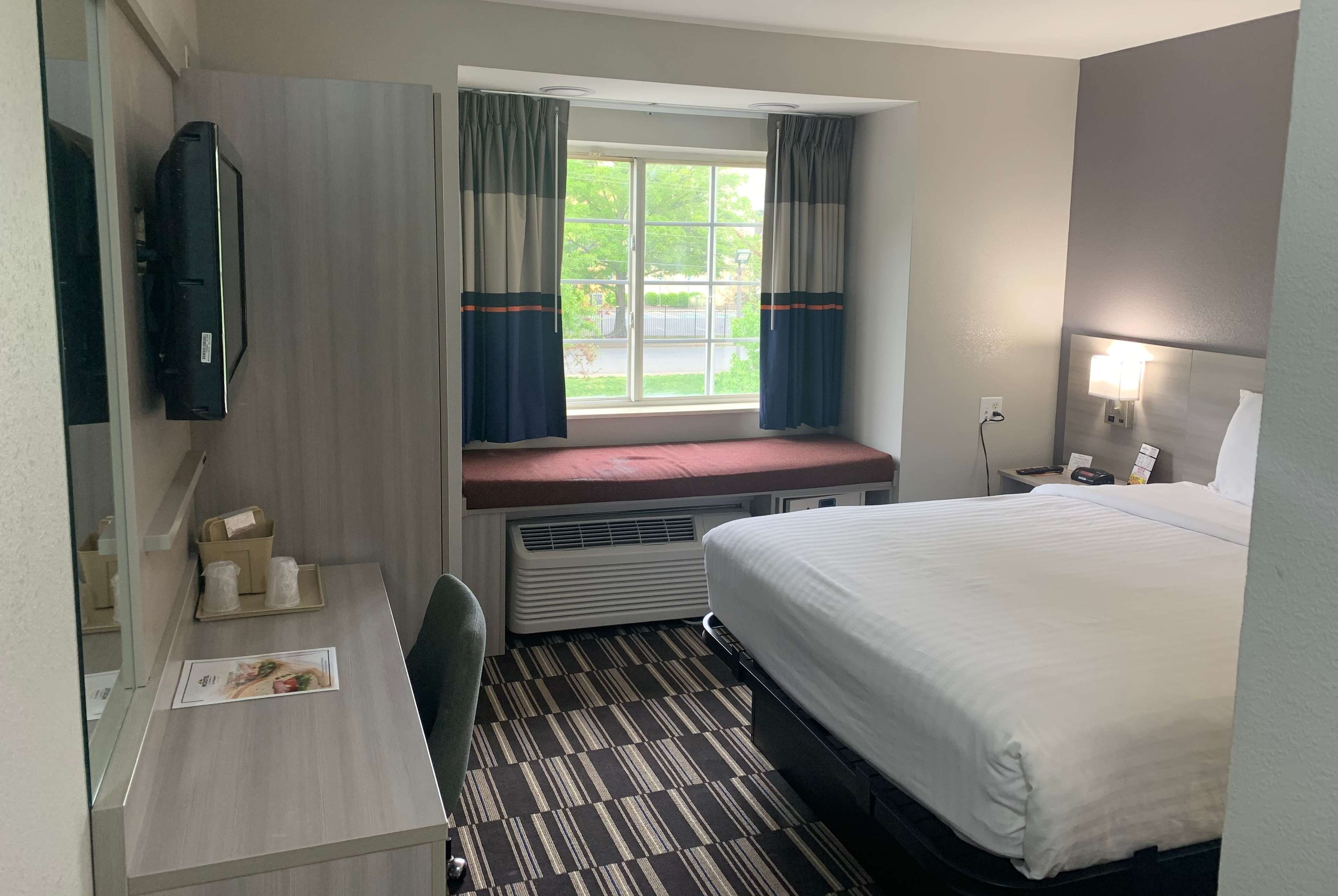 Microtel Inn & Suites by Wyndham Charlotte Airport