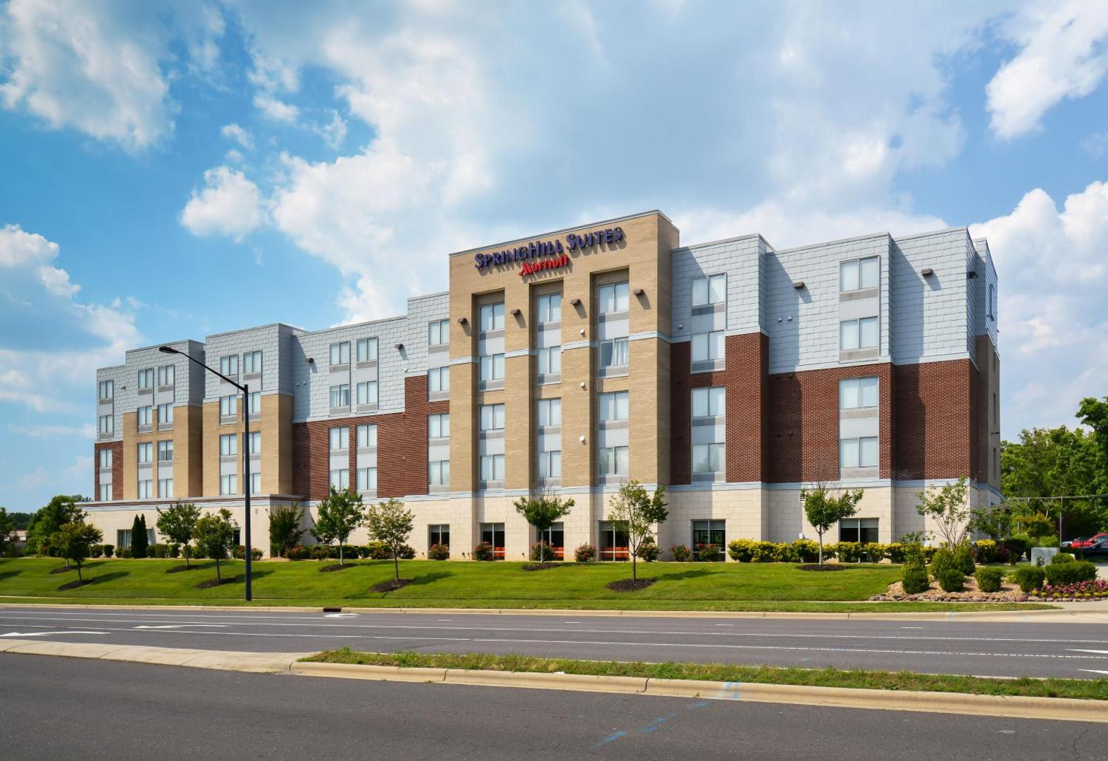 SpringHill Suites Charlotte Ballantyne