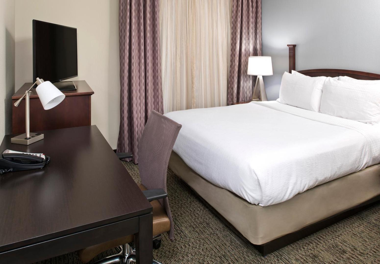 Staybridge Suites Charlotte-Ballantyne