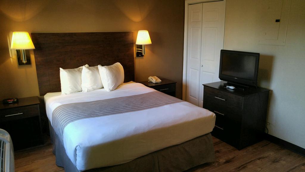 Suburban Studios near University of North Carolina-Charlotte