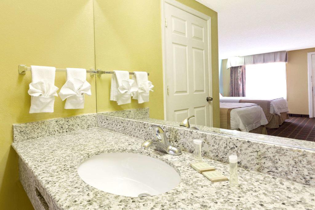 Rodeway Inn Charlotte Airport Area