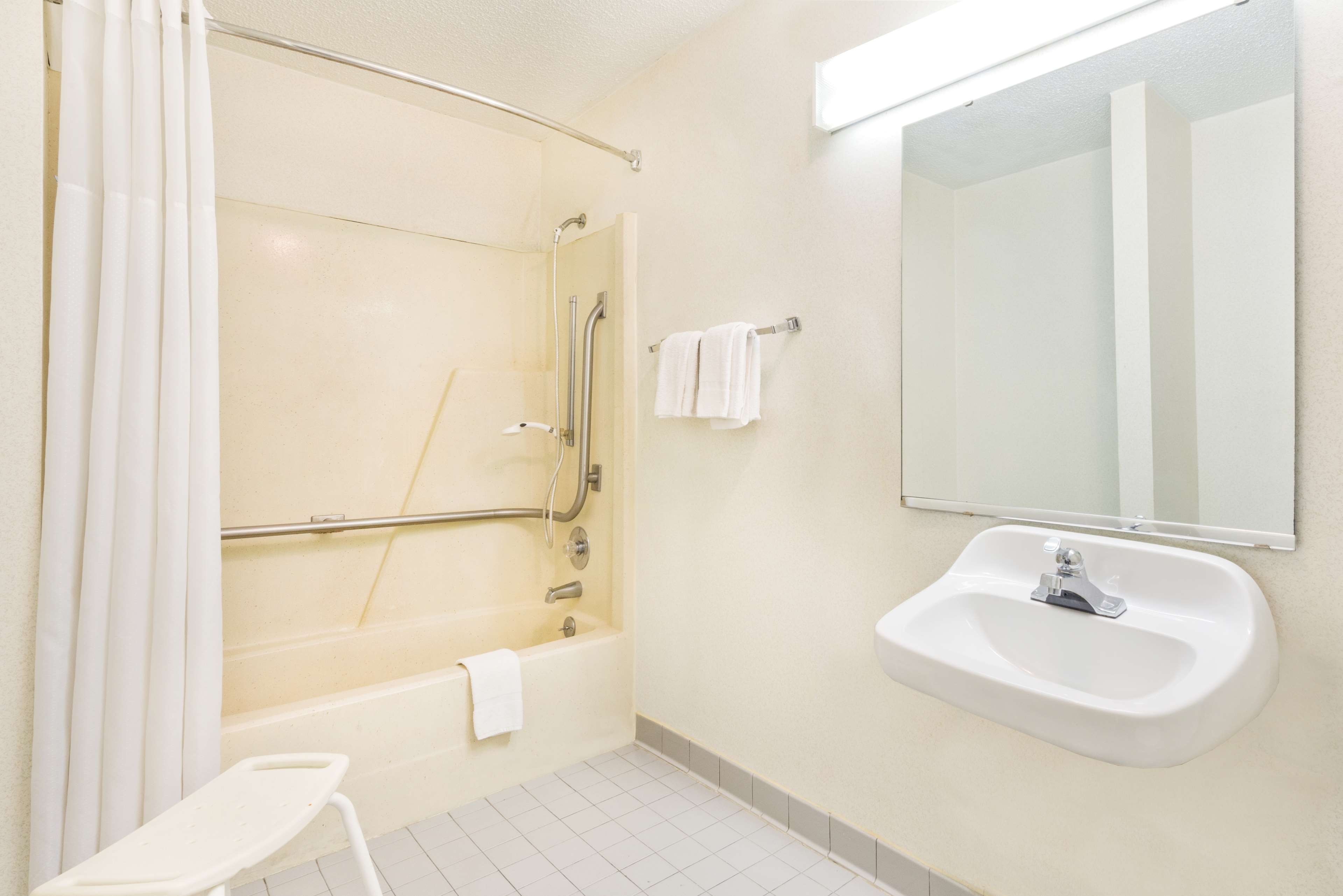 Motel 6 Charlotte NC-Northlake