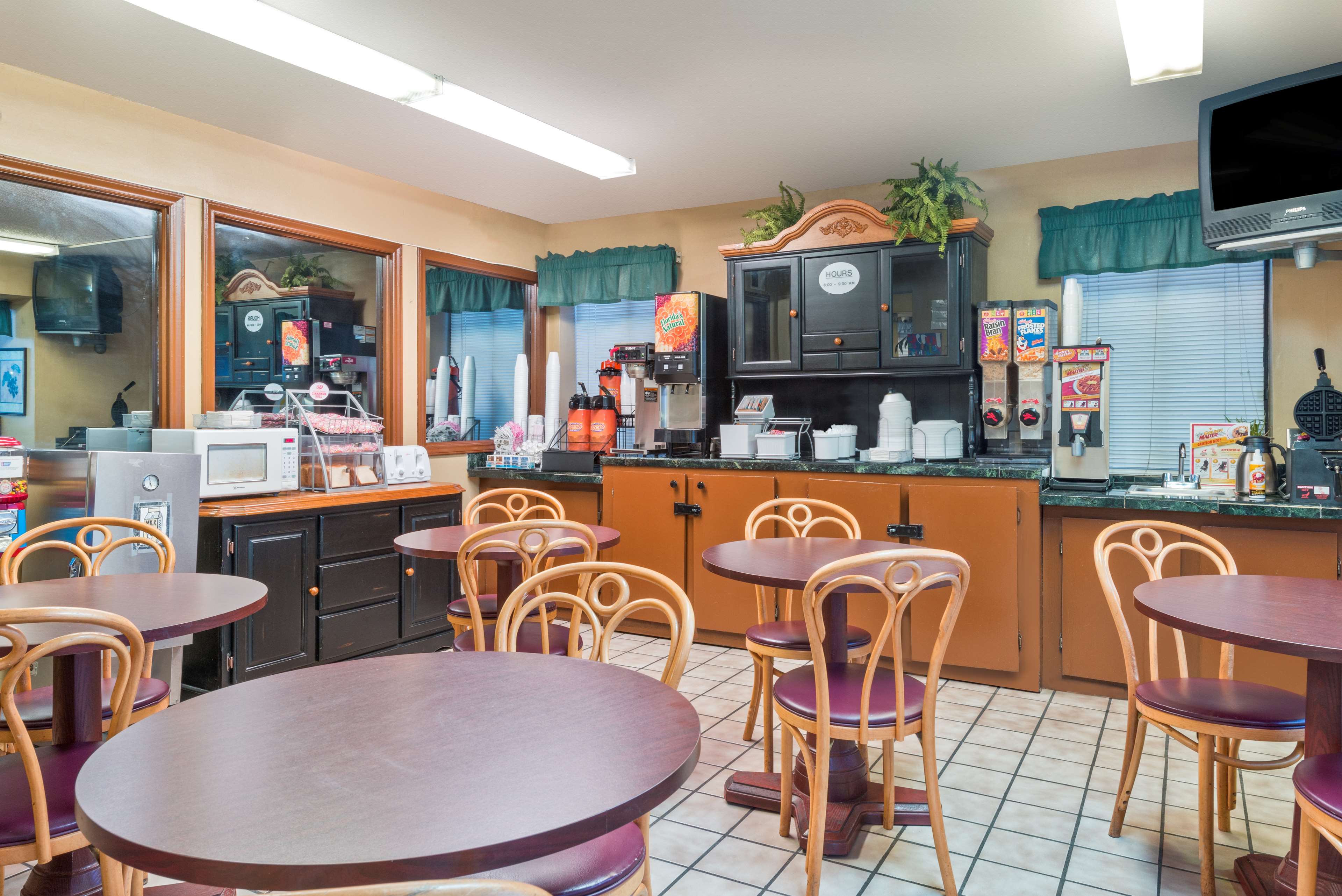 Motel 6 Charlotte NC-Northlake