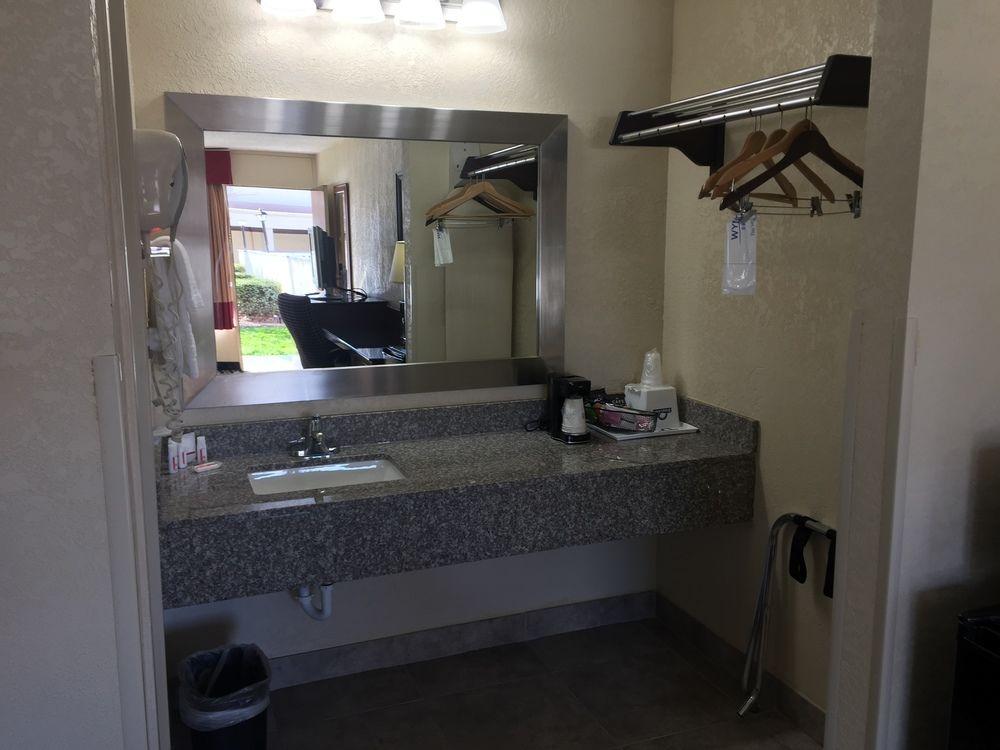 Red Roof Inn Charlotte Airport