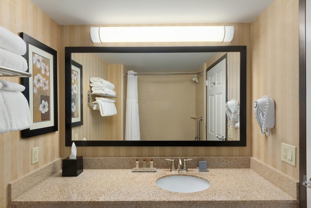 Spark by Hilton Charlotte Tyvola I-77