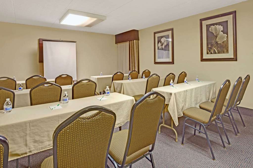 Wyndham Garden Charlotte Executive Park