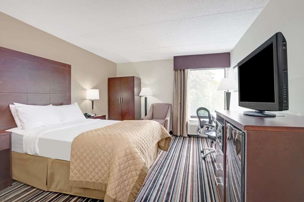 Wyndham Garden Charlotte Executive Park