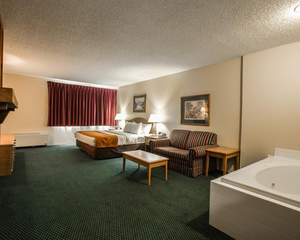 Super 8 by Wyndham Cherokee