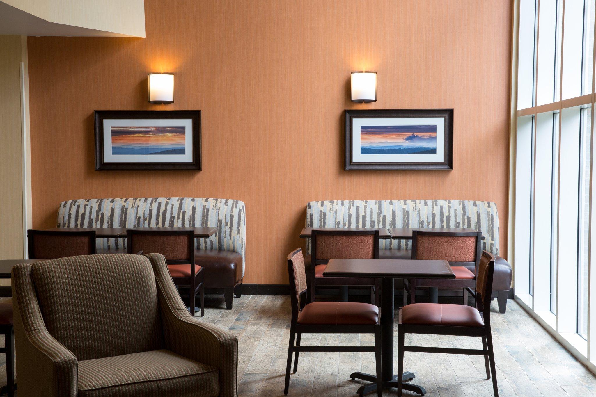 Holiday Inn Express & Suites Cherokee / Casino