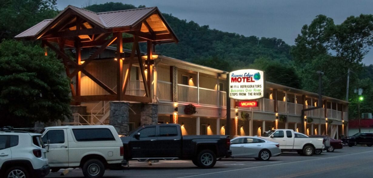 River's Edge Motel