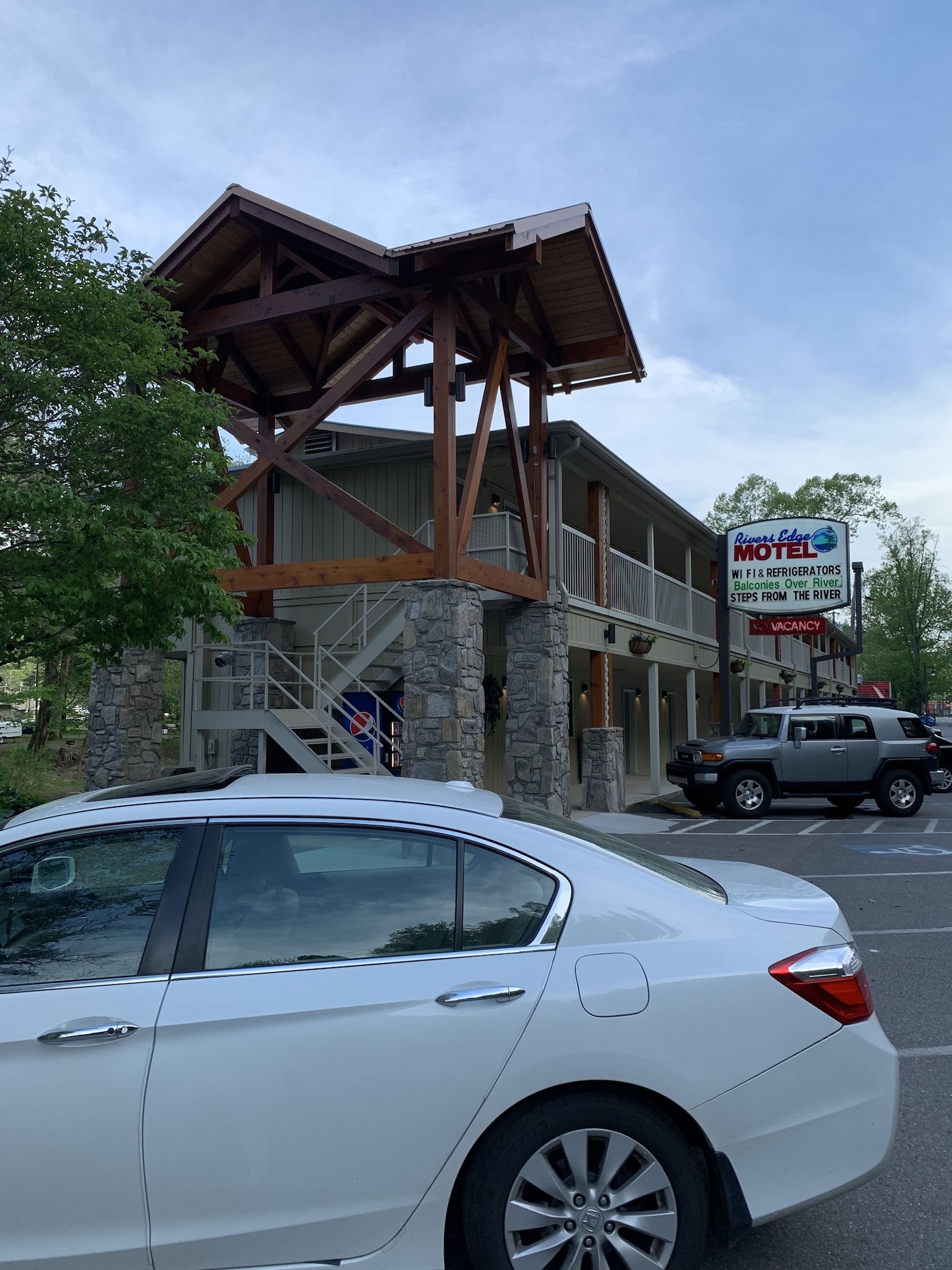 River's Edge Motel