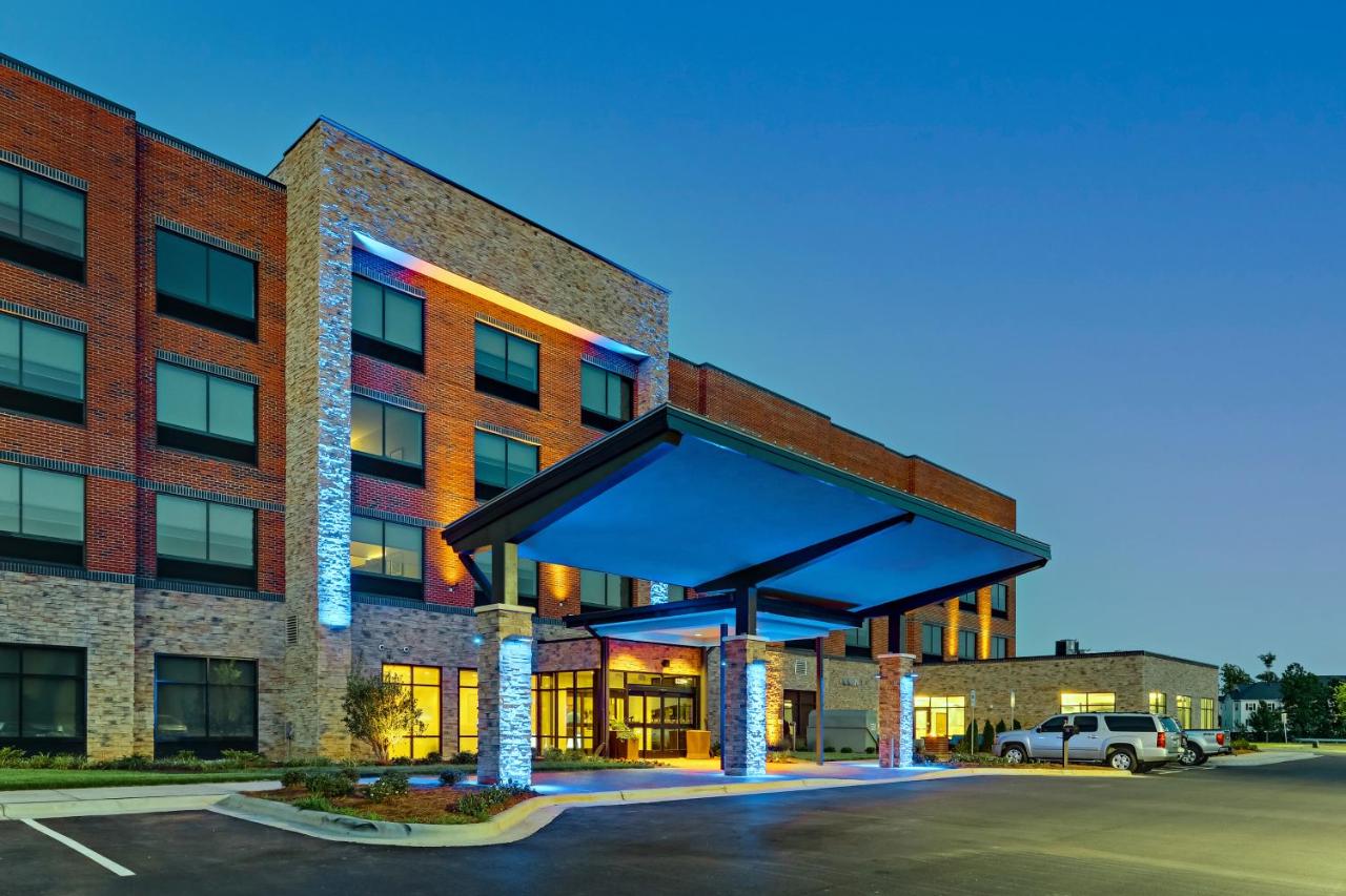 Holiday Inn Express & Suites Winston - Salem SW - Clemmons