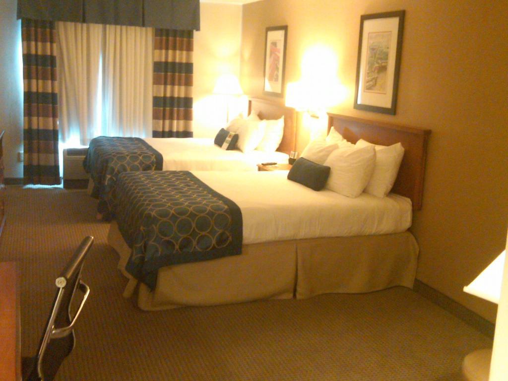 Wingate by Wyndham Charlotte Speedway/Concord