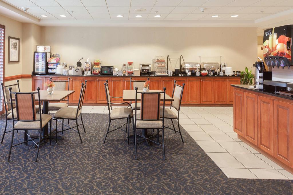 Wingate by Wyndham Charlotte Speedway/Concord