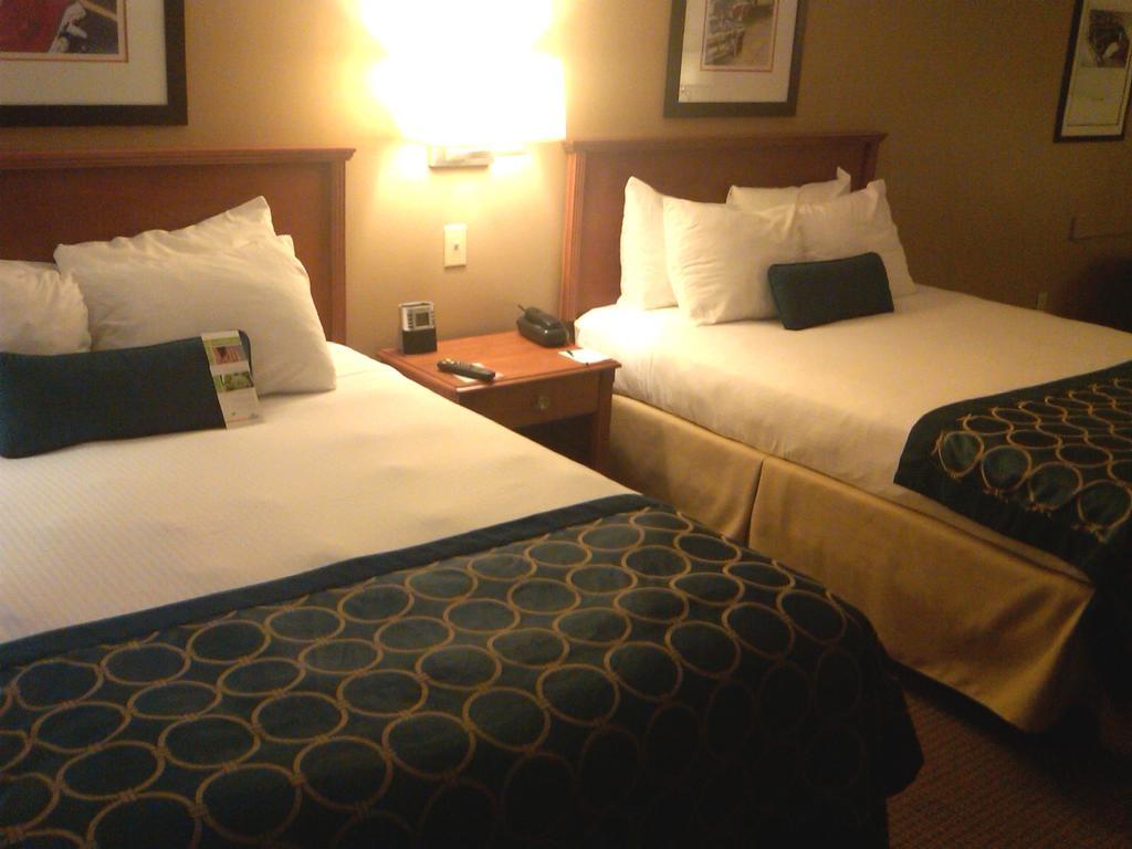 Wingate by Wyndham Charlotte Speedway/Concord