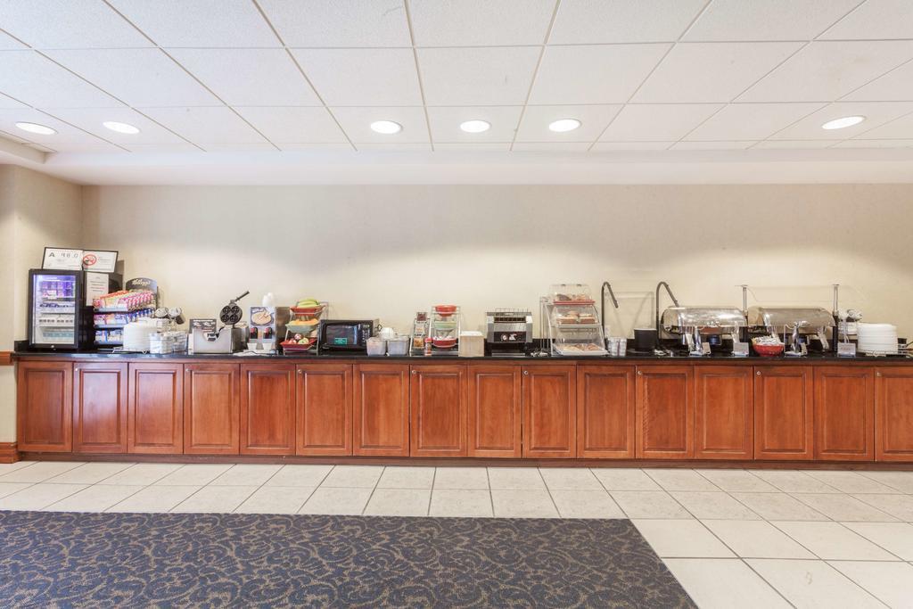 Wingate by Wyndham Charlotte Speedway/Concord