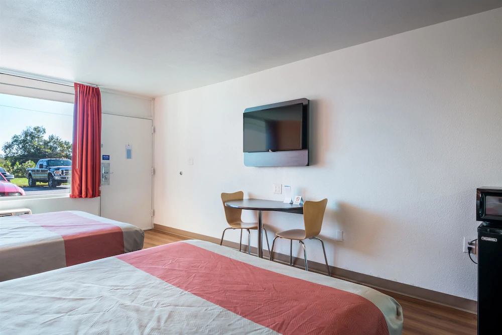 Motel 6 Connelly Springs